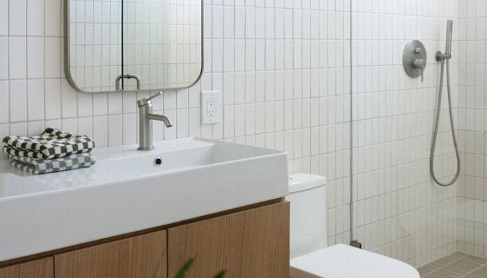 kitchen and bathroom backsplash installation